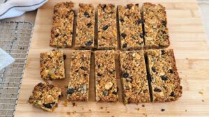 Mellow Yellow nutty granola bars