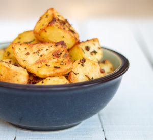 garlic and rosemary roast potatoes thumbnail