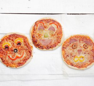 smiley face pizza to make with kids