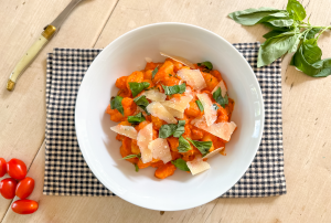 Air fryer Roasted Tomato and Red Pepper Gnocchi