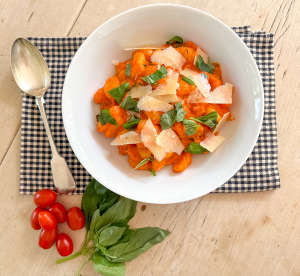 Air fryer Roasted Tomato and Red Pepper Gnocchi