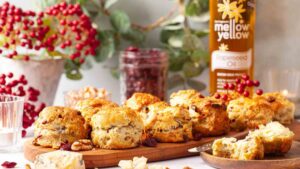 Mini scones with stilton, walnuts and cranberries